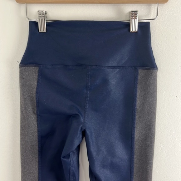 ALO Yoga Navy Leggings - Picture 5 of 10